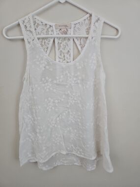Monteau White Embroidered Lace-Back Sleeveless Camisole